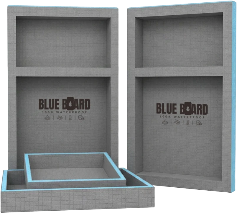 שתי נישות אחסון שקועות מוכנות מראש עם מיתוג BLUE BOARD, ולצדן מסגרת נישה נוספת